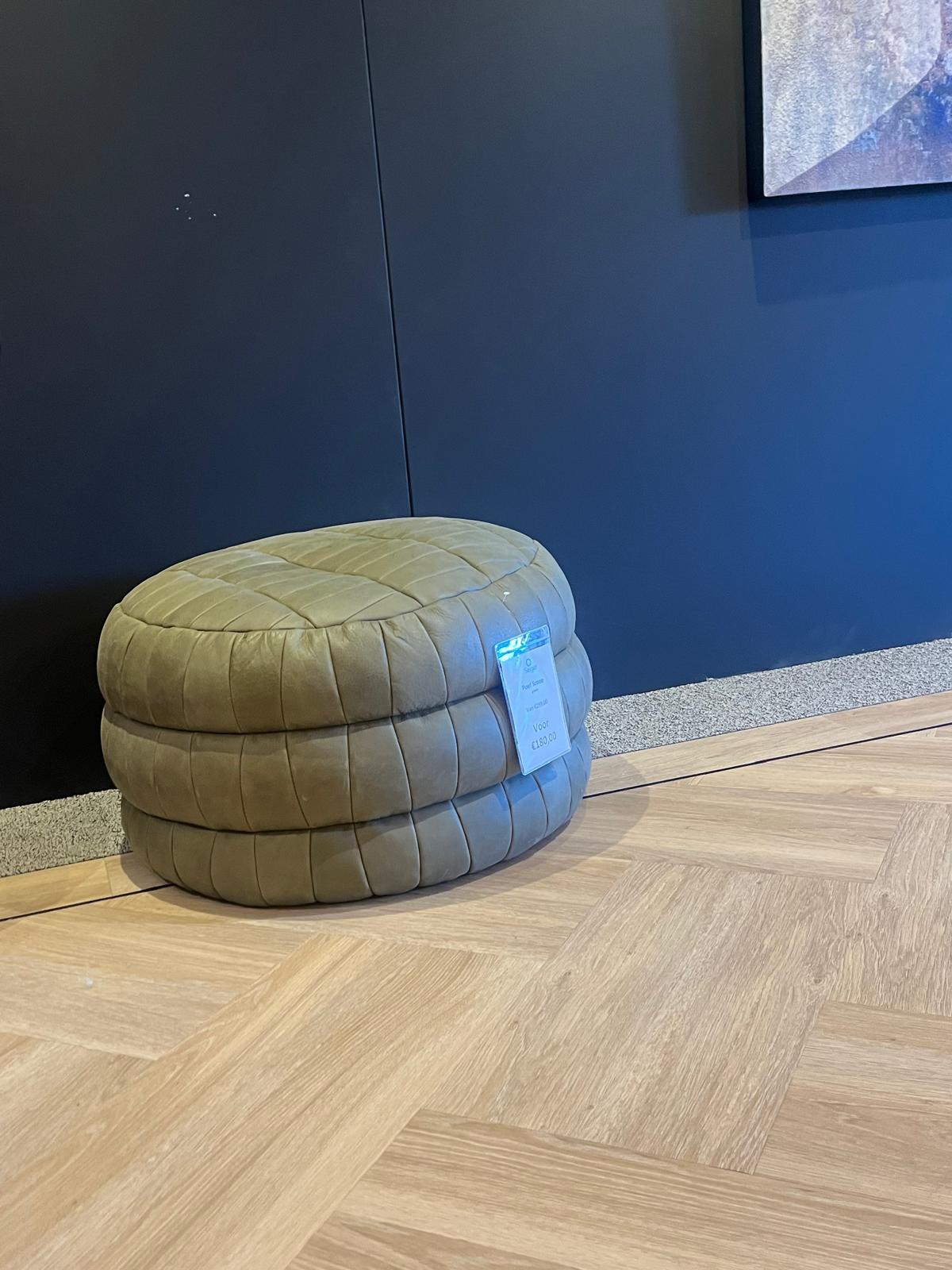 Scoop pouf green