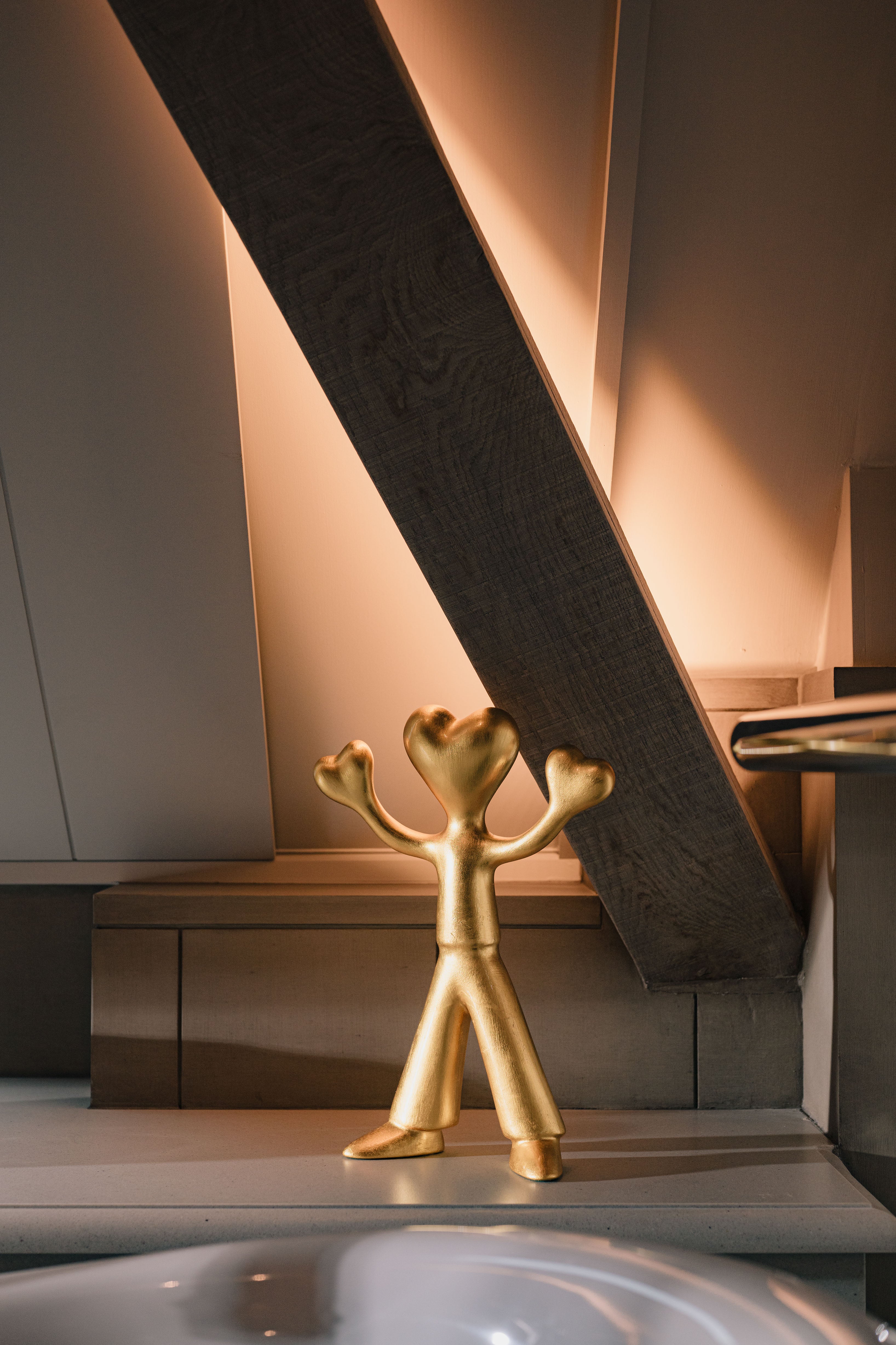 Luc de Maeght - Saint of Love 24k Bladgoud